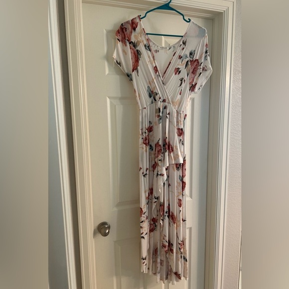 Chic White Floral High Low Dress Size Medium - Picture 2 of 4